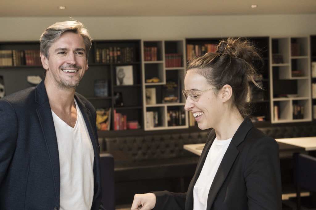 Glückliche Businessgäste carathotel Düsseldorf City